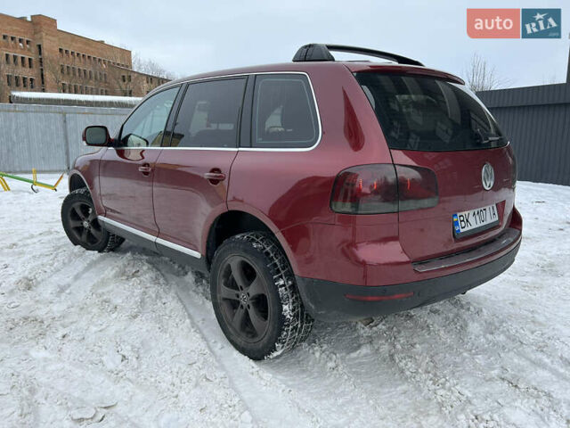 Красный Фольксваген Туарег, объемом двигателя 2.5 л и пробегом 252 тыс. км за 3600 $, фото 7 на Automoto.ua