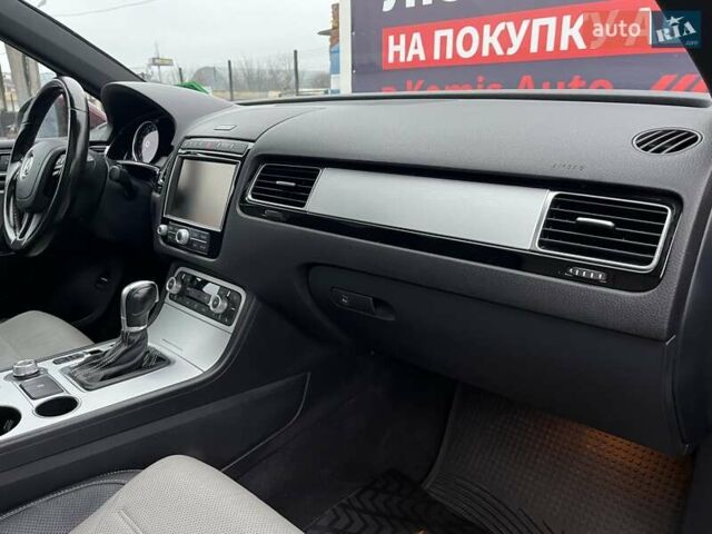 Красный Фольксваген Туарег, объемом двигателя 3.6 л и пробегом 189 тыс. км за 22649 $, фото 23 на Automoto.ua