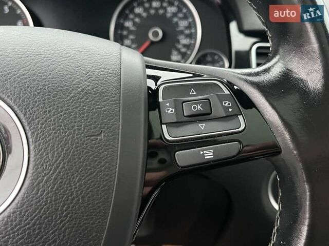 Красный Фольксваген Туарег, объемом двигателя 3.6 л и пробегом 189 тыс. км за 22649 $, фото 30 на Automoto.ua