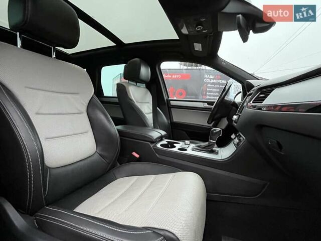 Красный Фольксваген Туарег, объемом двигателя 3.6 л и пробегом 189 тыс. км за 22649 $, фото 22 на Automoto.ua