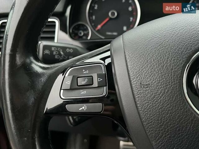 Красный Фольксваген Туарег, объемом двигателя 3.6 л и пробегом 189 тыс. км за 22649 $, фото 31 на Automoto.ua