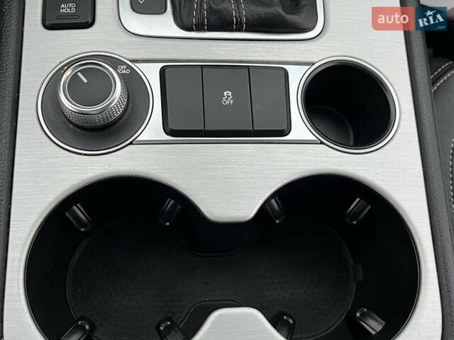 Красный Фольксваген Туарег, объемом двигателя 3.6 л и пробегом 189 тыс. км за 22649 $, фото 40 на Automoto.ua