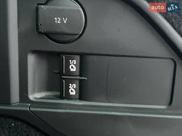 Красный Фольксваген Туарег, объемом двигателя 3.6 л и пробегом 189 тыс. км за 22649 $, фото 47 на Automoto.ua