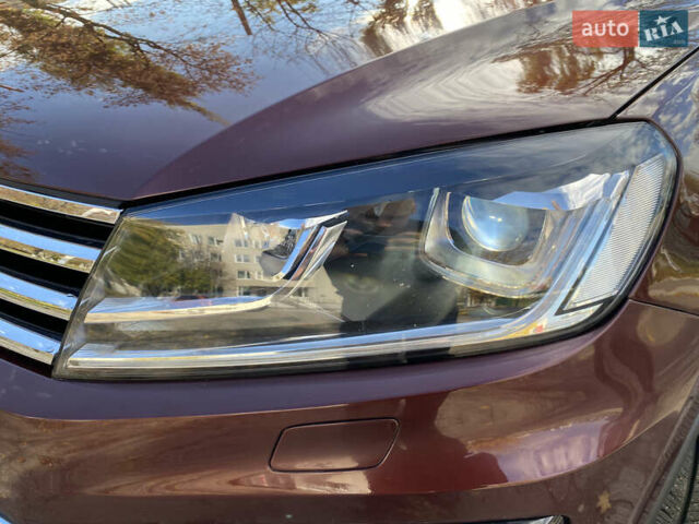 Красный Фольксваген Туарег, объемом двигателя 3.6 л и пробегом 127 тыс. км за 21500 $, фото 15 на Automoto.ua