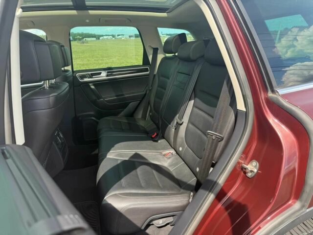 Красный Фольксваген Туарег, объемом двигателя 3.6 л и пробегом 51 тыс. км за 6200 $, фото 12 на Automoto.ua