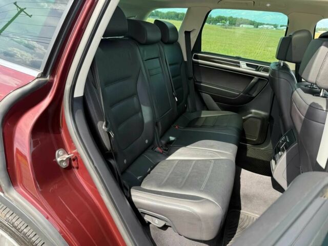 Красный Фольксваген Туарег, объемом двигателя 3.6 л и пробегом 51 тыс. км за 6200 $, фото 11 на Automoto.ua