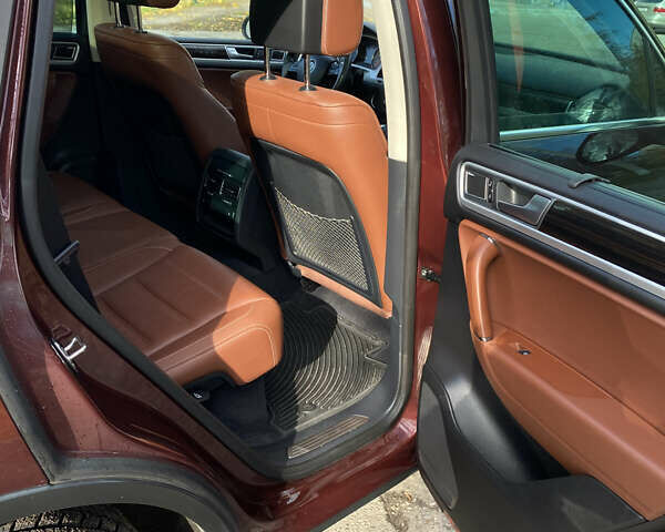 Красный Фольксваген Туарег, объемом двигателя 3.6 л и пробегом 127 тыс. км за 21500 $, фото 45 на Automoto.ua