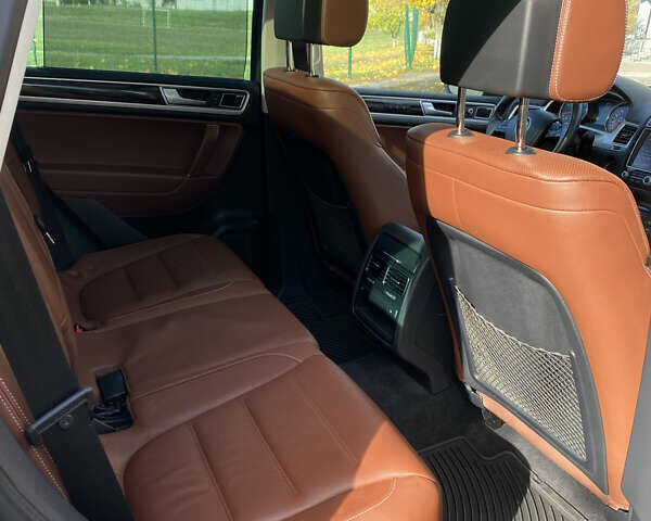 Красный Фольксваген Туарег, объемом двигателя 3.6 л и пробегом 127 тыс. км за 21500 $, фото 46 на Automoto.ua