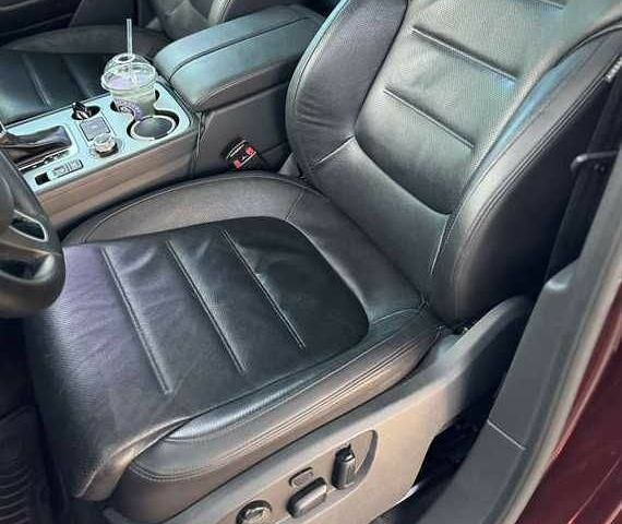 Красный Фольксваген Туарег, объемом двигателя 3.6 л и пробегом 75 тыс. км за 15000 $, фото 5 на Automoto.ua