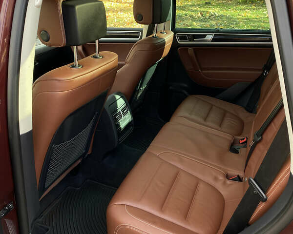 Красный Фольксваген Туарег, объемом двигателя 3.6 л и пробегом 127 тыс. км за 21500 $, фото 35 на Automoto.ua