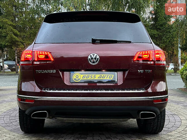 Красный Фольксваген Туарег, объемом двигателя 2.97 л и пробегом 191 тыс. км за 40500 $, фото 5 на Automoto.ua