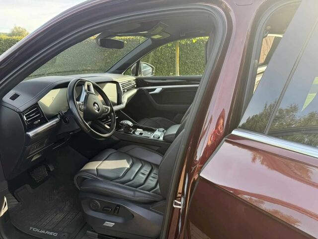 Красный Фольксваген Туарег, объемом двигателя 3 л и пробегом 40 тыс. км за 7800 $, фото 6 на Automoto.ua