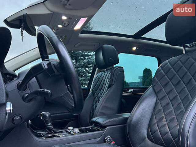 Красный Фольксваген Туарег, объемом двигателя 2.97 л и пробегом 191 тыс. км за 40500 $, фото 8 на Automoto.ua