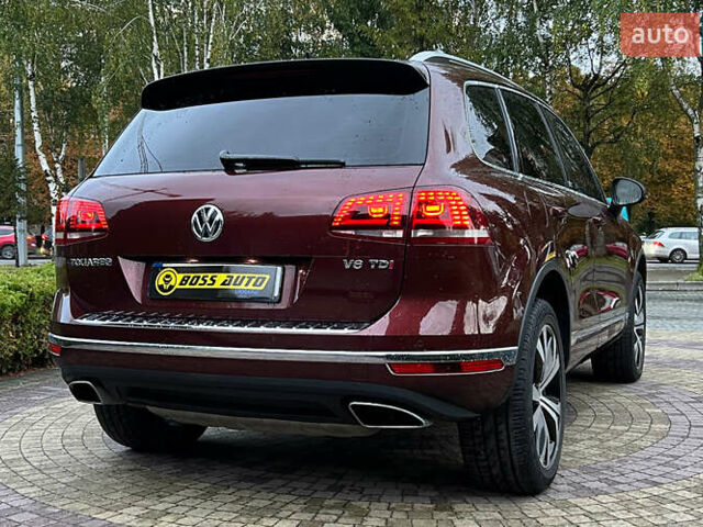 Красный Фольксваген Туарег, объемом двигателя 2.97 л и пробегом 191 тыс. км за 40500 $, фото 4 на Automoto.ua