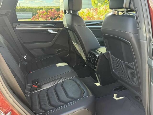 Красный Фольксваген Туарег, объемом двигателя 3 л и пробегом 40 тыс. км за 7800 $, фото 10 на Automoto.ua