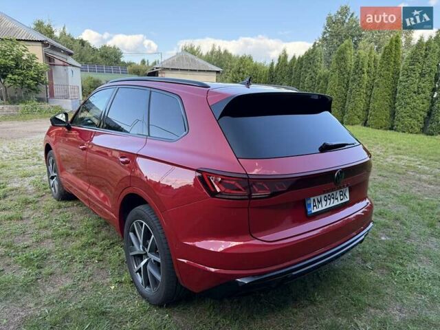 Красный Фольксваген Туарег, объемом двигателя 2.97 л и пробегом 29 тыс. км за 77700 $, фото 4 на Automoto.ua