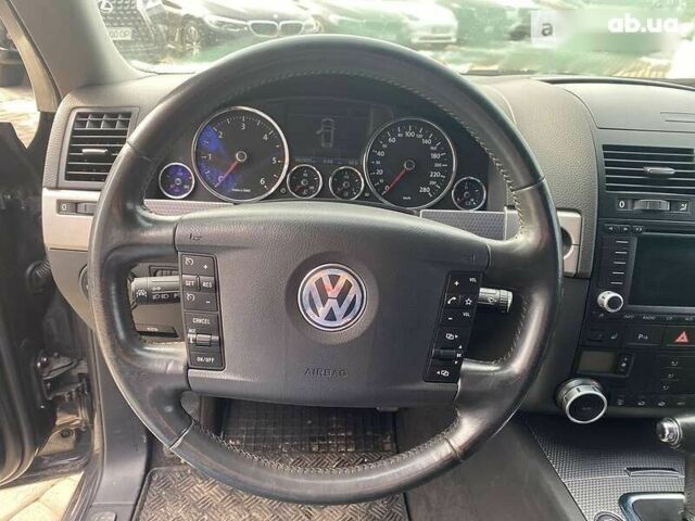 Фольксваген Туарег, объемом двигателя 5 л и пробегом 282 тыс. км за 10000 $, фото 13 на Automoto.ua