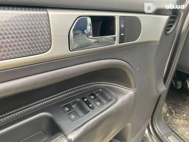 Фольксваген Туарег, объемом двигателя 5 л и пробегом 282 тыс. км за 10000 $, фото 20 на Automoto.ua