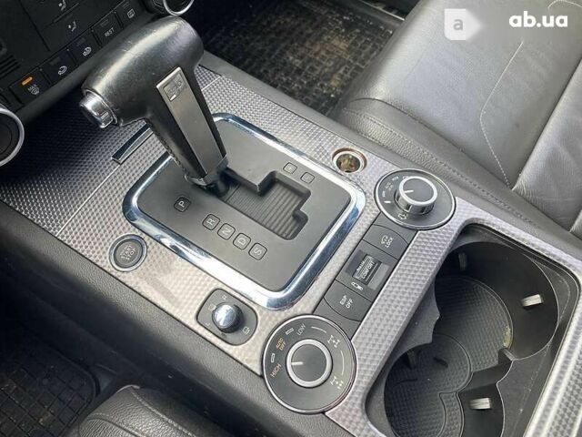 Фольксваген Туарег, объемом двигателя 5 л и пробегом 282 тыс. км за 10000 $, фото 17 на Automoto.ua