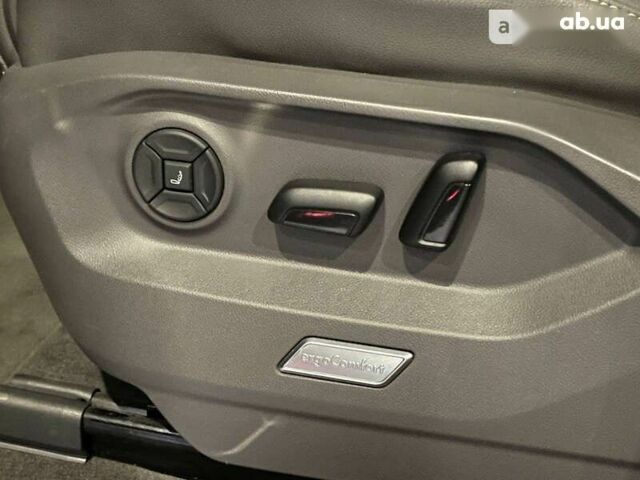 Фольксваген Туарег, объемом двигателя 3 л и пробегом 68 тыс. км за 61900 $, фото 25 на Automoto.ua