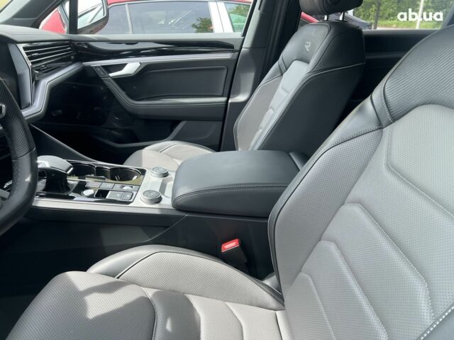 Фольксваген Туарег, об'ємом двигуна 3 л та пробігом 1 тис. км за 98887 $, фото 25 на Automoto.ua