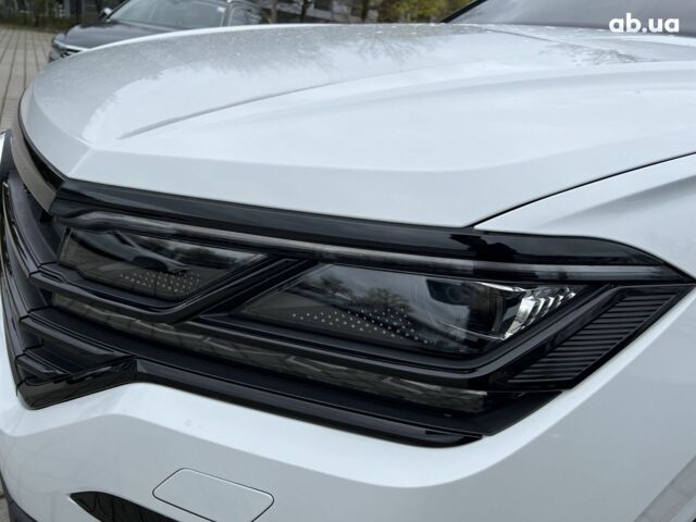 Фольксваген Туарег, об'ємом двигуна 3 л та пробігом 15 тис. км за 95870 $, фото 24 на Automoto.ua