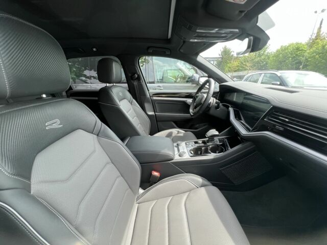 Фольксваген Туарег, об'ємом двигуна 3 л та пробігом 1 тис. км за 98887 $, фото 26 на Automoto.ua