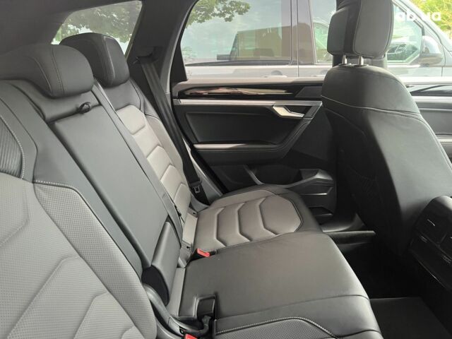 Фольксваген Туарег, об'ємом двигуна 3 л та пробігом 1 тис. км за 98887 $, фото 23 на Automoto.ua