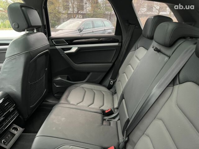 Фольксваген Туарег, об'ємом двигуна 3 л та пробігом 15 тис. км за 95870 $, фото 42 на Automoto.ua