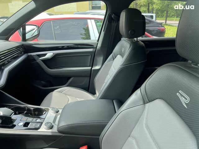 Фольксваген Туарег, об'ємом двигуна 3 л та пробігом 1 тис. км за 98887 $, фото 16 на Automoto.ua