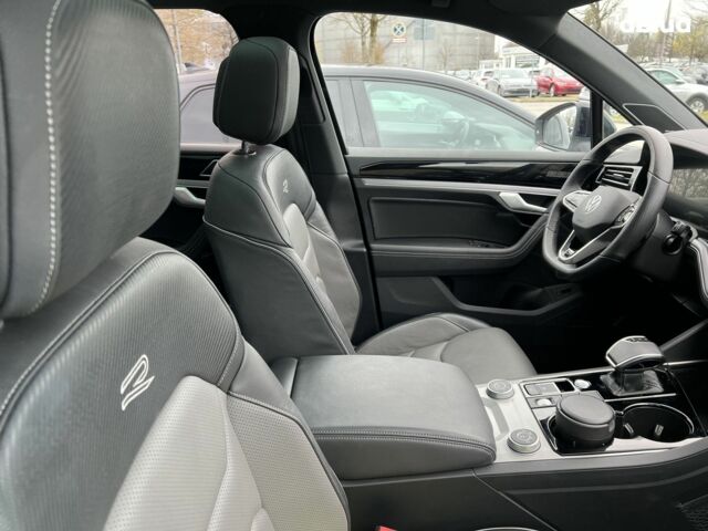 Фольксваген Туарег, об'ємом двигуна 3 л та пробігом 15 тис. км за 95870 $, фото 28 на Automoto.ua