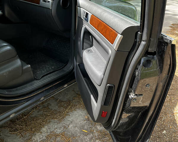 Фольксваген Туарег, объемом двигателя 2.46 л и пробегом 297 тыс. км за 9200 $, фото 11 на Automoto.ua