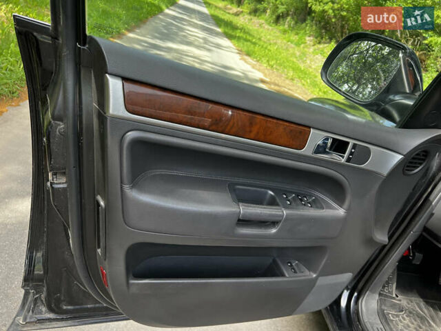 Фольксваген Туарег, объемом двигателя 2.46 л и пробегом 297 тыс. км за 9200 $, фото 7 на Automoto.ua