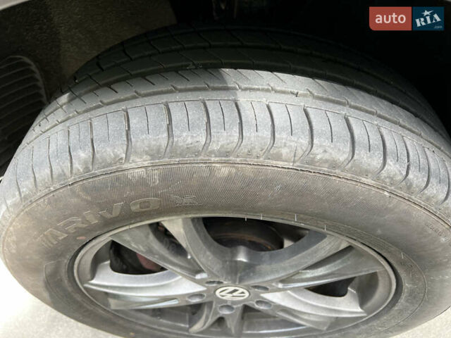 Фольксваген Туарег, объемом двигателя 2.46 л и пробегом 297 тыс. км за 9200 $, фото 4 на Automoto.ua