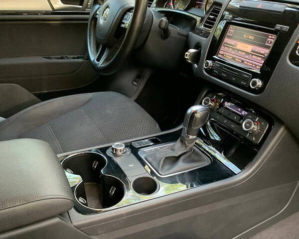 Фольксваген Туарег, объемом двигателя 3 л и пробегом 230 тыс. км за 19500 $, фото 25 на Automoto.ua