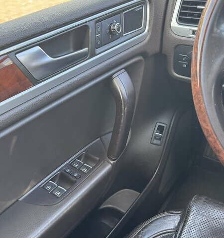 Фольксваген Туарег, об'ємом двигуна 2.97 л та пробігом 335 тис. км за 16500 $, фото 4 на Automoto.ua