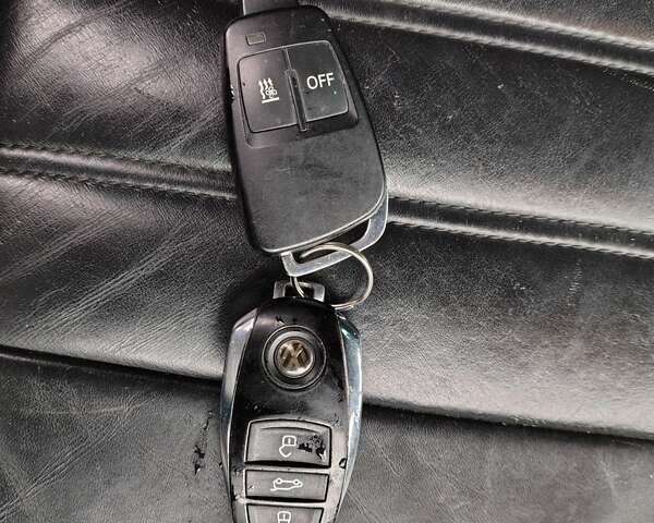 Фольксваген Туарег, объемом двигателя 3 л и пробегом 240 тыс. км за 18900 $, фото 1 на Automoto.ua