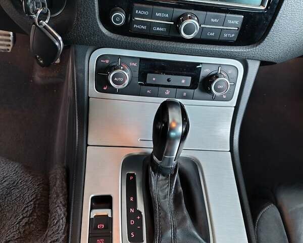 Фольксваген Туарег, объемом двигателя 3 л и пробегом 240 тыс. км за 18900 $, фото 13 на Automoto.ua