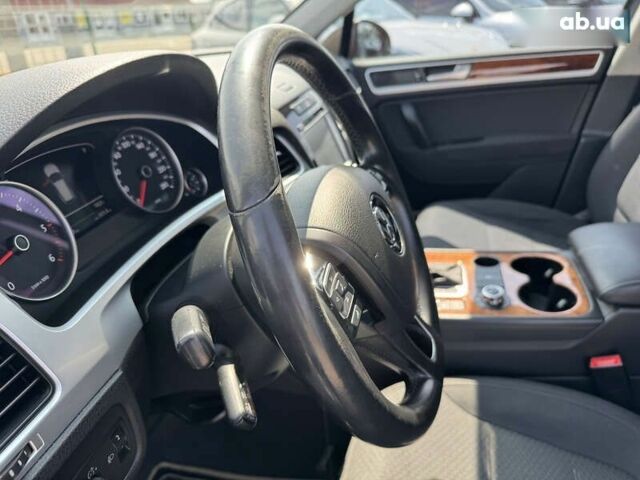 Фольксваген Туарег, об'ємом двигуна 3 л та пробігом 214 тис. км за 16990 $, фото 16 на Automoto.ua