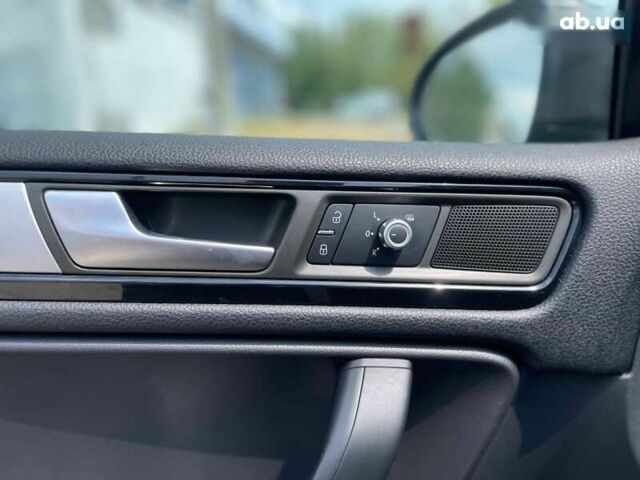 Фольксваген Туарег, об'ємом двигуна 3 л та пробігом 270 тис. км за 18999 $, фото 22 на Automoto.ua