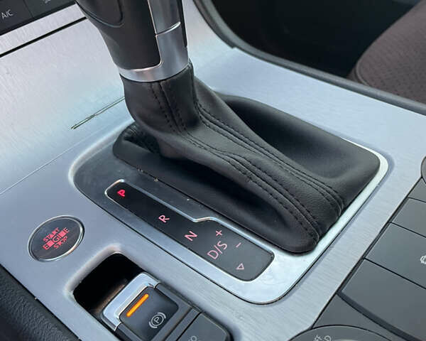 Фольксваген Туарег, об'ємом двигуна 3 л та пробігом 298 тис. км за 17300 $, фото 31 на Automoto.ua