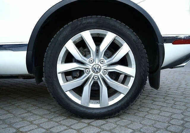 Фольксваген Туарег, объемом двигателя 3 л и пробегом 123 тыс. км за 23500 $, фото 16 на Automoto.ua