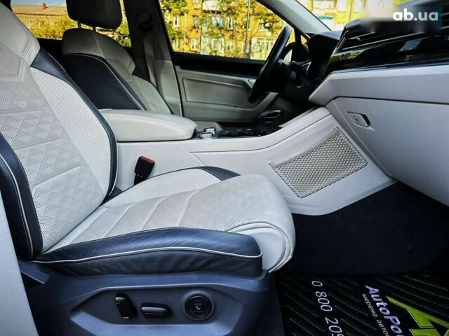 Фольксваген Туарег, об'ємом двигуна 3 л та пробігом 125 тис. км за 59000 $, фото 26 на Automoto.ua