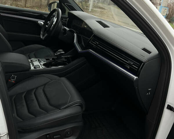 Фольксваген Туарег, об'ємом двигуна 2.97 л та пробігом 180 тис. км за 45000 $, фото 10 на Automoto.ua