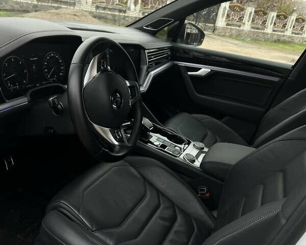 Фольксваген Туарег, об'ємом двигуна 2.97 л та пробігом 180 тис. км за 45000 $, фото 7 на Automoto.ua