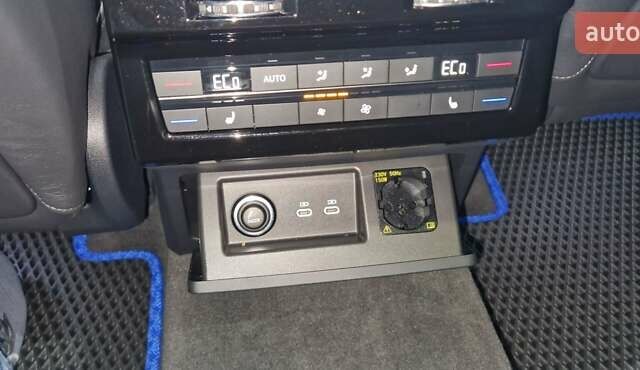 Фольксваген Туарег, объемом двигателя 3.96 л и пробегом 74 тыс. км за 71000 $, фото 12 на Automoto.ua