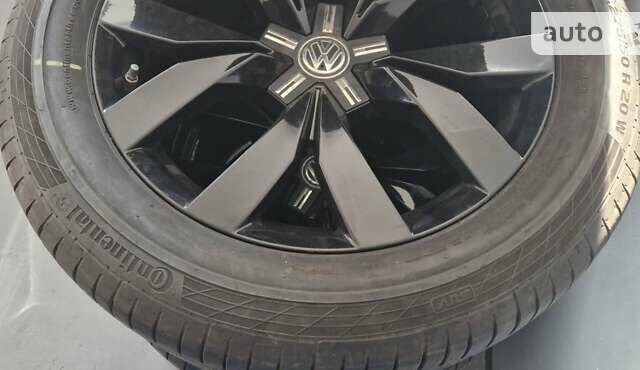 Фольксваген Туарег, объемом двигателя 3.96 л и пробегом 74 тыс. км за 71000 $, фото 19 на Automoto.ua