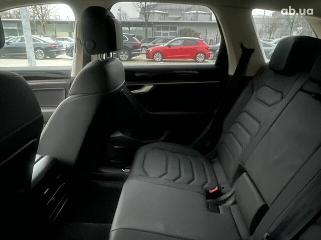 Фольксваген Туарег, объемом двигателя 2.97 л и пробегом 21 тыс. км за 73359 $, фото 9 на Automoto.ua