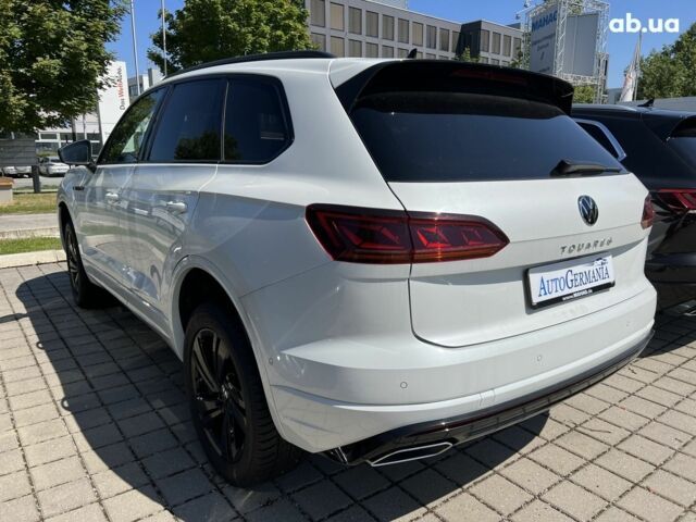 Фольксваген Туарег, об'ємом двигуна 3 л та пробігом 2 тис. км за 96986 $, фото 32 на Automoto.ua