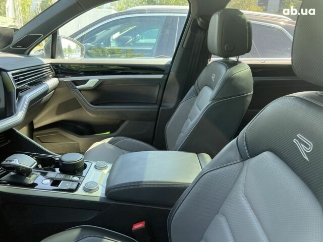 Фольксваген Туарег, об'ємом двигуна 3 л та пробігом 2 тис. км за 96986 $, фото 8 на Automoto.ua